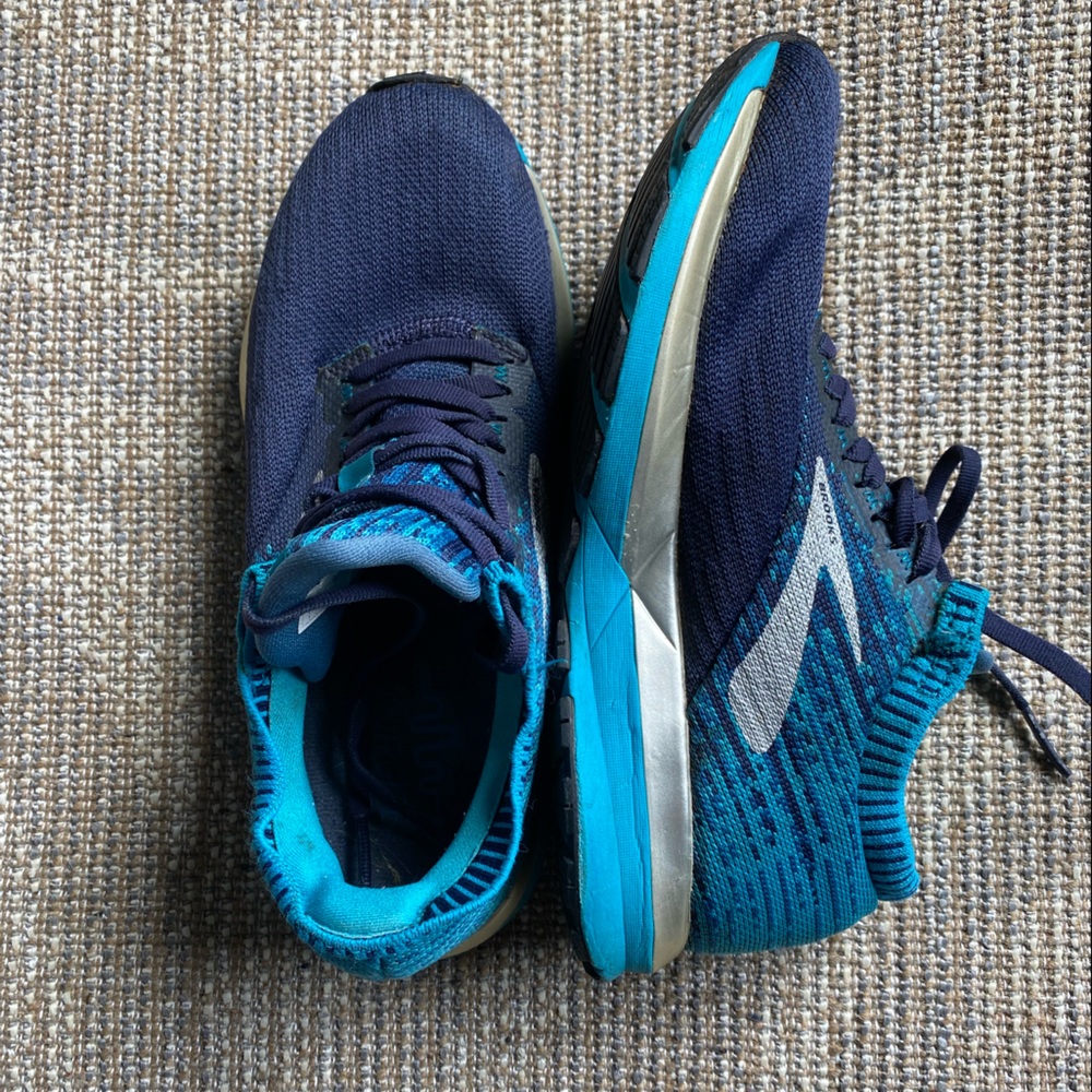 Brooks, ricochet, two-tone blue, Women’s size 6.5